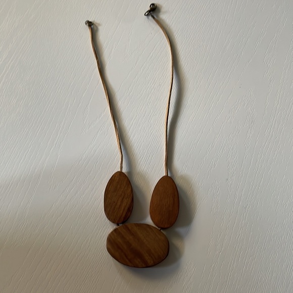3/$15 🌟 simple wood necklace - Picture 2 of 4